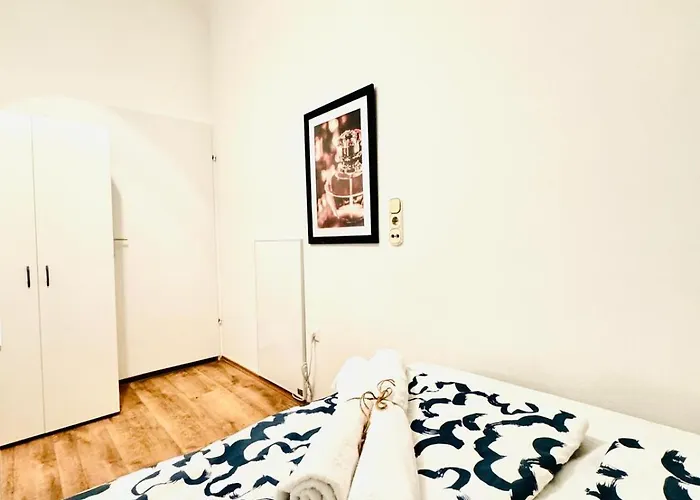 Apartment Spacious For 10, 5br Near Kaufpark Alterlaa Vienna