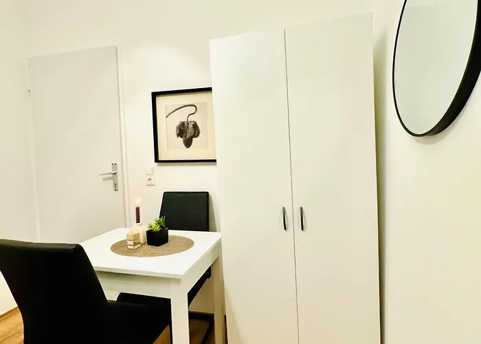 Apartment Spacious For 10, 5br Near Kaufpark Alterlaa Vienna