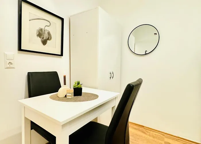 Spacious For 10, 5br Near Kaufpark Alterlaa *