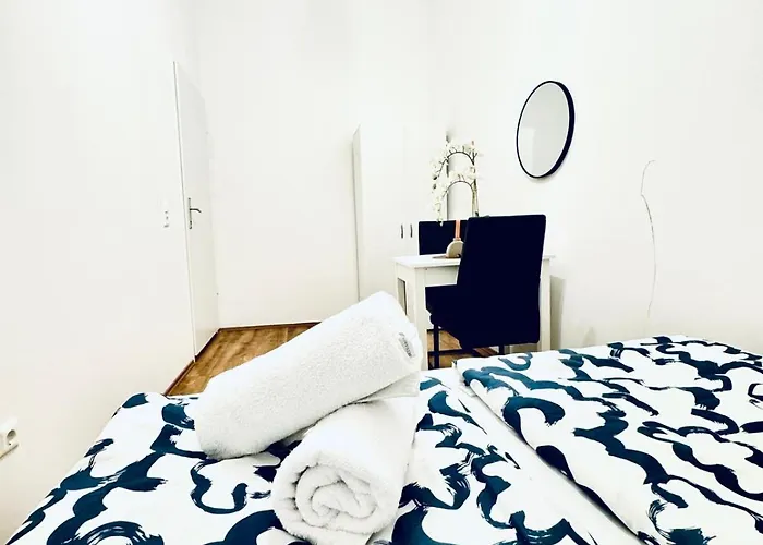 Apartment Spacious For 10, 5br Near Kaufpark Alterlaa Vienna