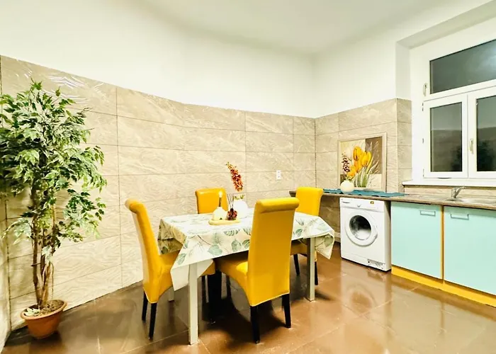 Apartment Spacious For 10, 5br Near Kaufpark Alterlaa *